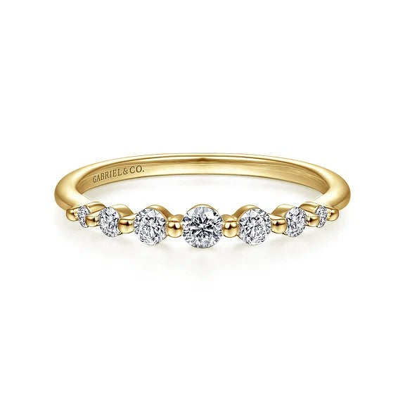 14K Yellow Gold Graduating Single Prong Diamond Band Ring