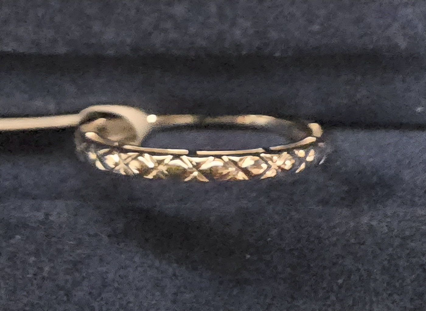 14K White Gold Quilted Pattern Stackable Ring