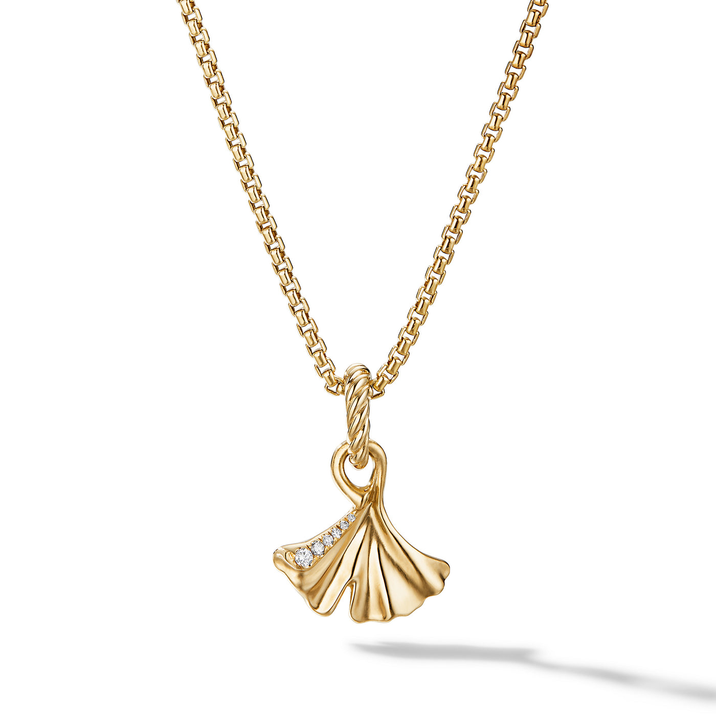 Ginkgo Amulet in 18K Yellow Gold with Diamonds\, 17mm