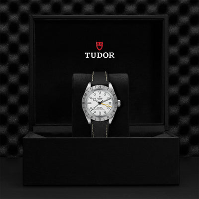 TUDOR Black Bay Pro
