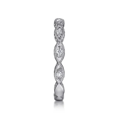 14K White Gold Diamond Bujukan Marquise Station Ring