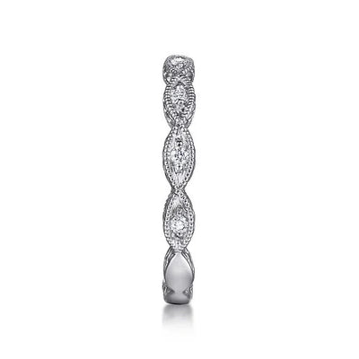 14K White Gold Diamond Bujukan Marquise Station Ring